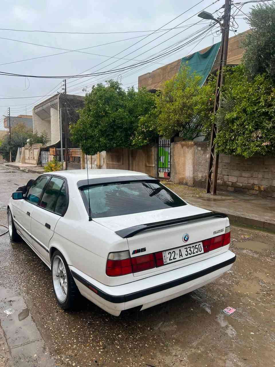 بي إم دبليو 525 اصل 
كير مكينه شرط 
صبغ عام جماليه 
السياره طخم الكدام نص عمر 
***********
***********
