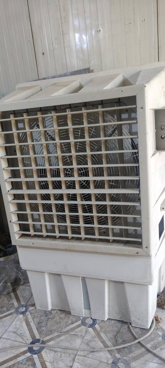 سلام عليكم كنفيره كشر بدون مطور حجم كبير مال مولاتات مال فواتح بس يرادلها مطور وليف سعرها 100 مكاني الشعب رقم ***********
