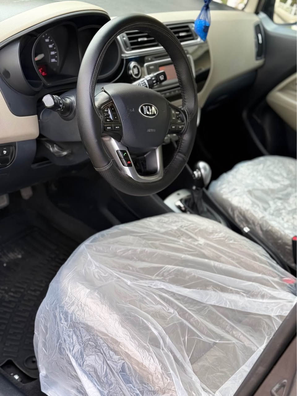 كيا ريو موديل 2015 خةليجي صفري هةوليرة تةنها 75 هةزار حةقيقي رويشتي فول فول موسافات. سلايد .. بةسمة .. دوو دةرگا بةسمة .. ناو زةرد .. ڤؤليؤم .. شاشة بيلادي گةورة .. كاميرة .. حةساسة .. بلجكتؤر .. ويل كرؤم بيلادي .. ويل گةورة تةبريد شاشة واتا لامس بينج ويل .. سنةوي رةقم هةزة فةحس هةموو شتيك نوي سنةوي بة ناوي خؤم دةعامي لو دةعامي بةشةرت بي بوياغ نا سارد هيج نية تةنها يةك قوب هةية لة دؤسي كير مكينة ناكريتةوة بةشةرت سعر 103
*********** أربيل, العراق
