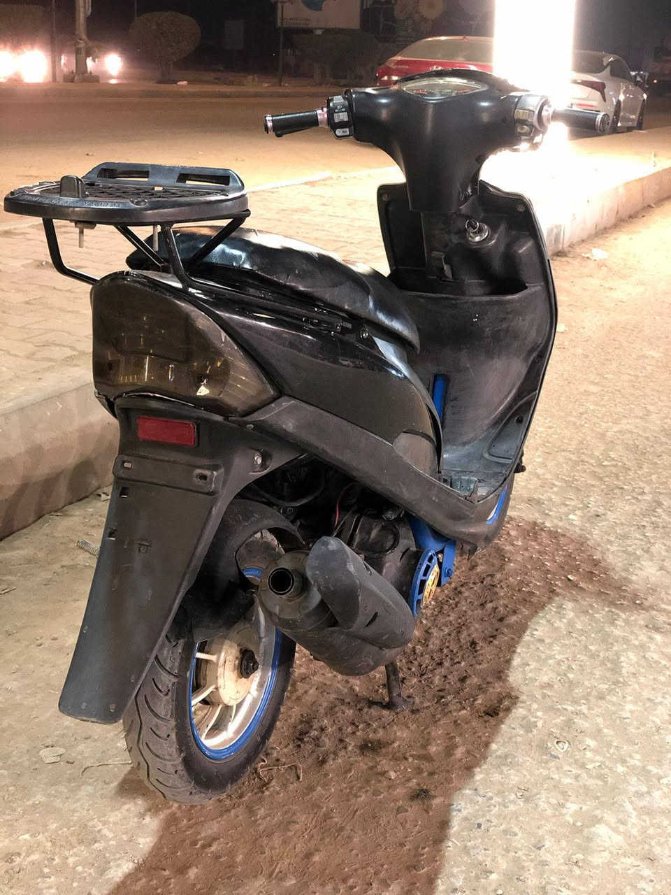 السلام عليكم ماكس عدلة بوشة 55 الدراجة مكفولة شلعة ومعدل بيها بس كسر بالگفر الأمامي كهربائيات جديدة السعر 500 وبيها مجال مكاني(الديوانية حي العسكري الأول يم بانزين خانه الكفيل) ***********
