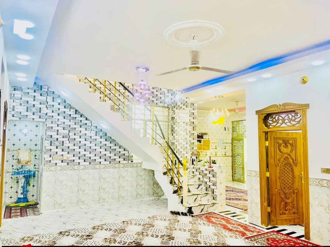 دار  للبيع مساحه ٢٠٠ م مكانه نجف مجمع بيتي    سعر لبيت 128 وبي مجال بيت جديد بناء درجه أولى يحتوي عله ستقبال وصاله وثنين غرف نوم ومطبخ وصحيات عدد ٢ وكشوفه عدد ٢ شغل كله درجه وله طابوك جمهوري صب مركزي صب كونكريت خدمات بل باي ماي وكهرباء طابو صرف استفسار
***********
نتصال او تساب
