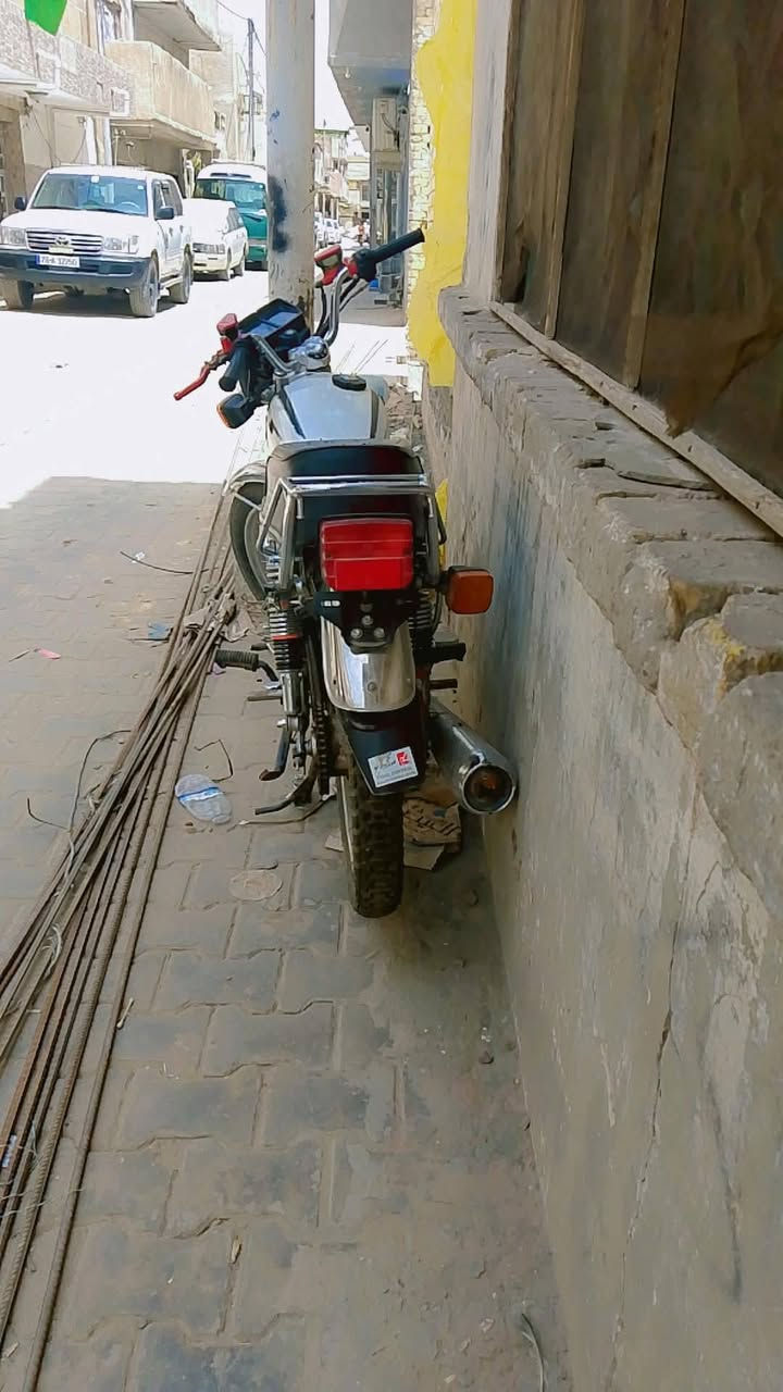 دراجه ايراني اربع كير جديده صار شهر من اشتريته ب٨٠٠وماشتغل وطبكته وهسه اريده ب ٤٥٠وبيه مجال العنوان بغداد الرقم***********
