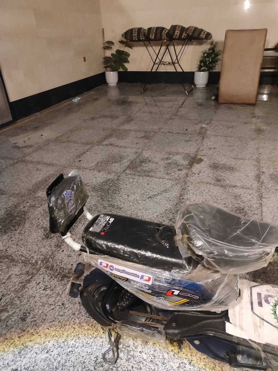 سلام عليكم دراجه للبيع جديده 3سرعات سرعته 40 بصمات 2سويجات 2. تايرات جدد  سعر 300بيه مجال مكان بغداد البياع الرقم التواصل ***********
