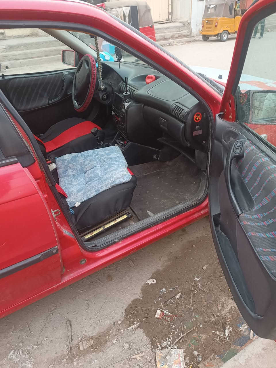 السلام عليكم سياره اوبل استرا ستيشن موديل 94 رقم ميسان ماكينتها وكير كفاله سياره خليجي مو اوروبي تدفئه تبريد شغاله سياره كامله بدون لا ضربه ولا معجون دواخلها نظيفه ايرباكات لا دش فول طاق ولا درجه طاقه بيها بارد بالشاملغ الايمن ما مصلح عدل بس مواصل للقاعده مال الدبل نهائيا سياره مال بيت هزتها جديده باقي بس التحويل راعيها باسم واحد بالعماره سياره بيع مستعجل سعر 27 وبيها مجال تفاصيل على هذا الرقم مكان السياره بغداد الشعب***********
