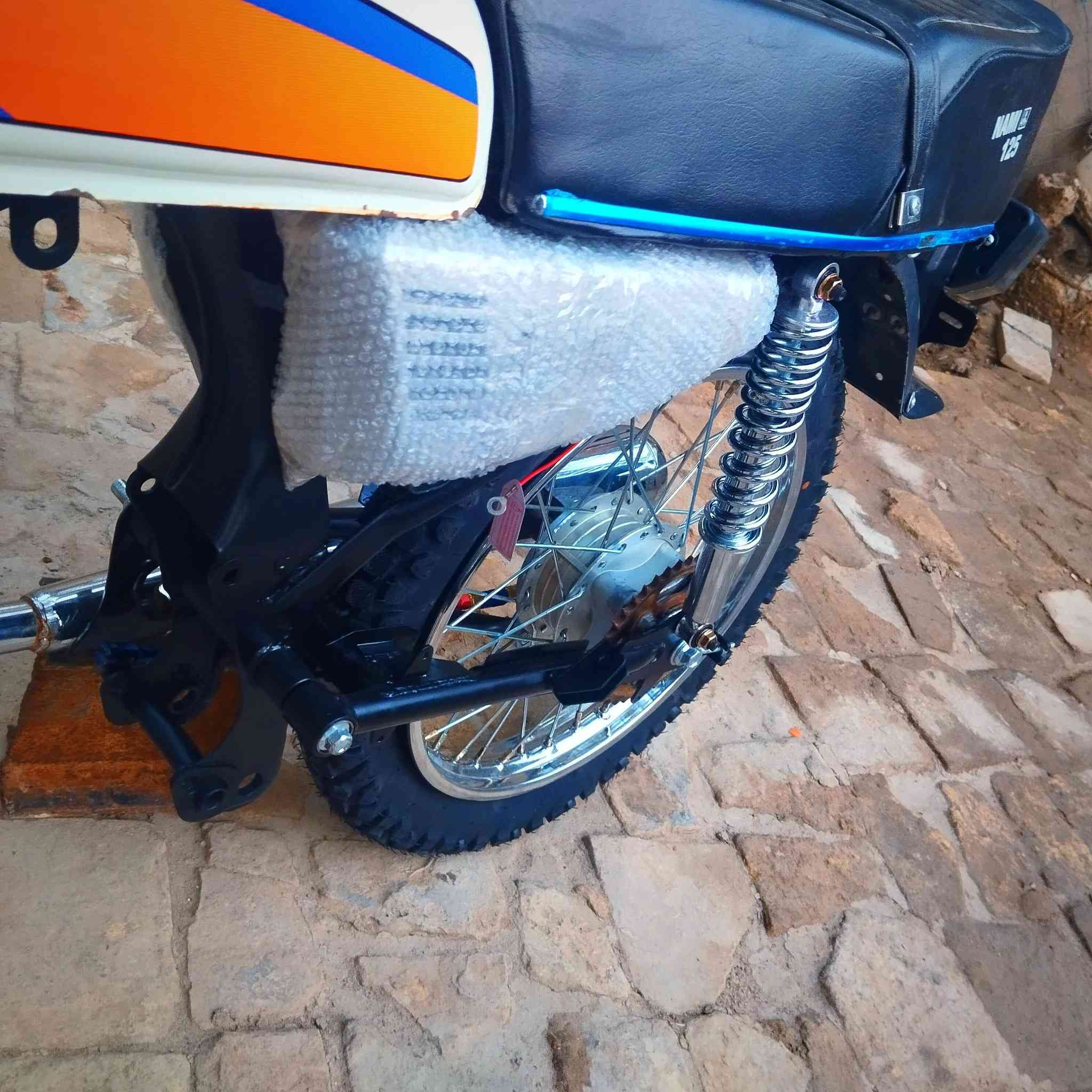 4 گير مديل 26 دراجه كلك نقصها محرك سعرها 275 قفل قفل دراجه برغي ماعايزه كلشي بيها شغال بعد وياها غراض سله وكابريته وجك ودواسه  شراي تصل ***********
