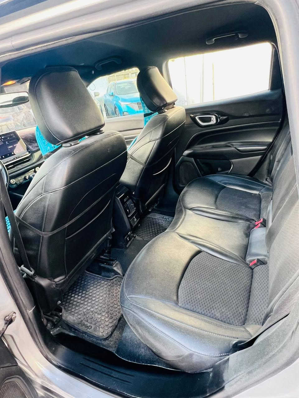 السلام عليكم للبيع جيب كومباس 2022 سياره بيه ربع قطع ولقماره بدون داخل او قلب سعر 138 مكاني اربيل شارع 100
اي ستفسار ***********
