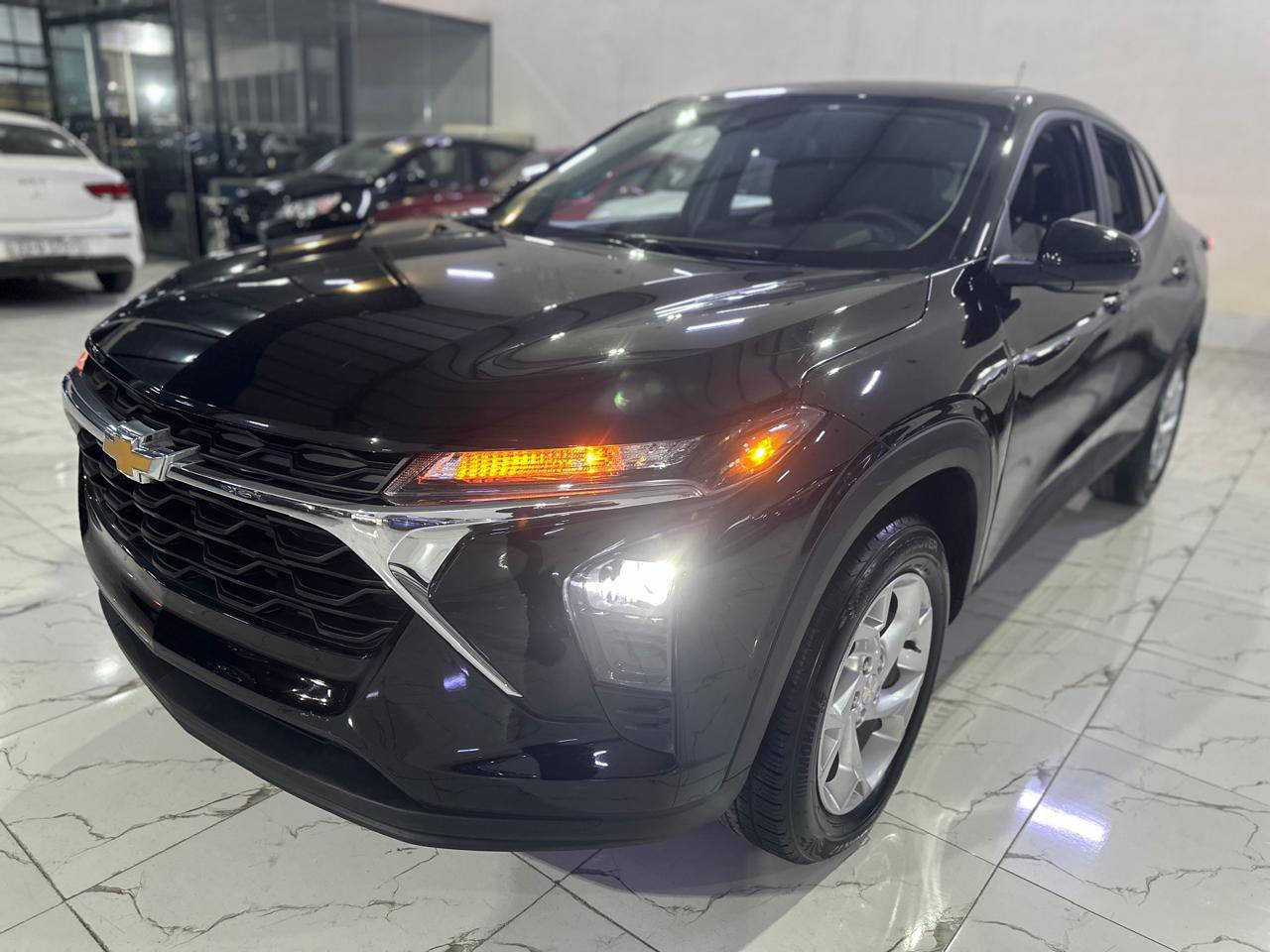 تراكس موديل 24  سياره ماشيه 42. سياره بعده رقم كاتي موجوده في اربيل سياره بجم كبس خلف كبس بيه بابين امبدل بلادي  بيه صبغ بيه مكانين صغار صبغ حتى دعاميات بله صبغ. كوله ابشرط كير محرك.  ***********
***********  سعر 148$ او بيه مجال بصيط
