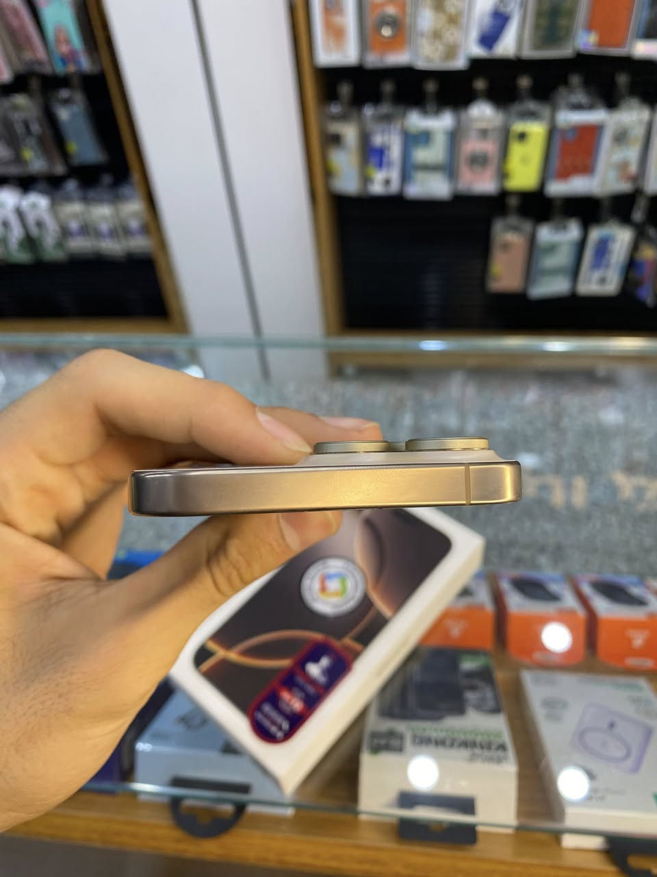 ايفون 16 برو ماكس للبيع فقط
ذاكره ٢٥٦ بطاريه 91 نضيف الجهاز 
مكاني بغداد الغزاليه شارع البداله 
السعر قفل من الاخير لا اتعبك ولا اتعبني ولا اتعاملني لان الاسعار هسه امعلكات 
سعره مليون و500 الف
1,500,000 الف 
***********
رجاءً فقط الشراي يتصل
