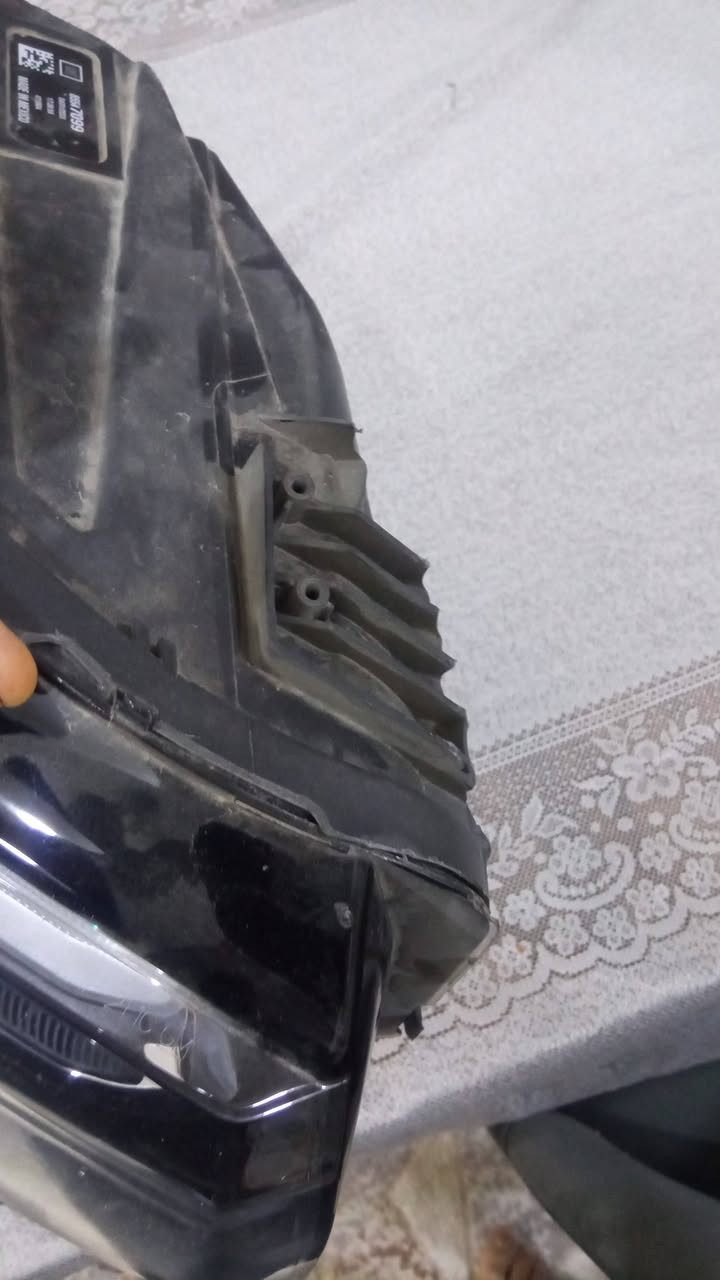 للبيع لايت تاهو موديل 23 ايمن اصلي 
سعر 200دولار 
***********
