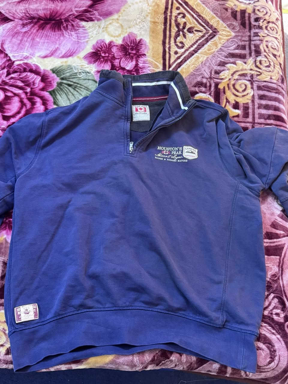 متوفر قطع ملابس مستخدمه
قمصله قياس لارج خامه ممتاز لون مميز 30 الف

هودي نايك اصلي 💯 20 الف

سويتر ذا گريت كندا خامه ممتاز 15 الف

تيشيرت ابو السبعه نيو لوك ايطالي 💯 15 الف

القطع نضافتهن كلش عاليه واستخدام شخصي مو باله 

***********
