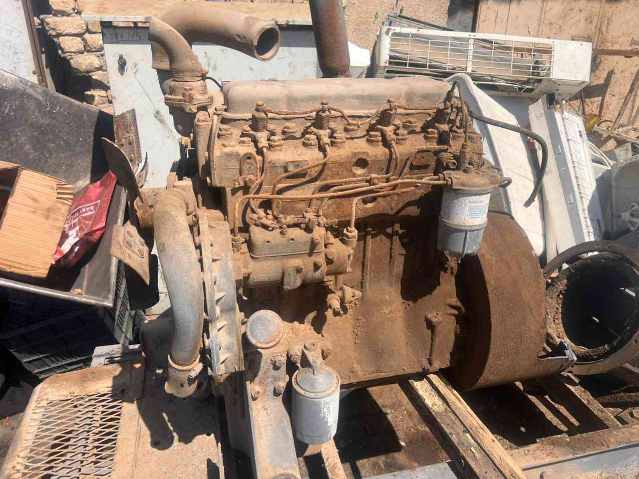 السلام عليكم   لسعر    ١٢$ ورقة  عدد  ٢ الوحد   

محركات  بيركنز   ٤. سلندر   ستيراد وربي

***********
***********
