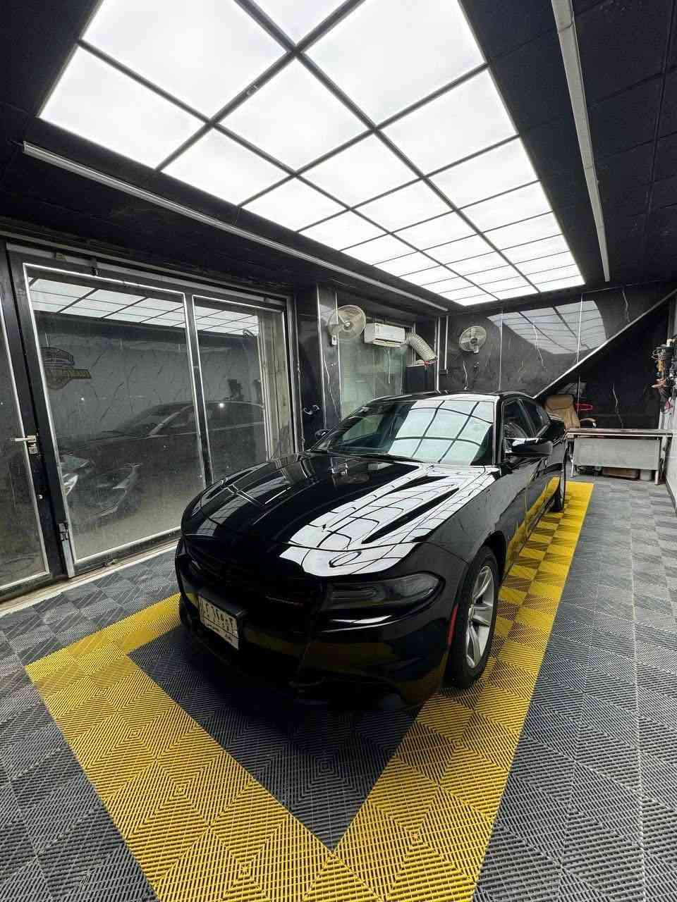 سلام عليكم
سياره بسمي رقم دولي 

سونارها وحادثها بل منشور 
سعرها 172وبيها مجال

***********

مكاني كربلاء
