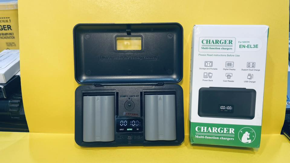 مو شاحن بطاريات ضيم 
يشتغل شاحن بطارية و پاور بانك و كارد ريدر يعني مختصر كل شي ، ثقيل و كواليتي كلش حلو .

مع بطاريتين 

السعر ٤٠ قفل ..


**إذا كنت صاحب هذا الإعلان وتريد حذفه لأي سبب، رجاءا أرسل رسالة إلى الدعم الفني**