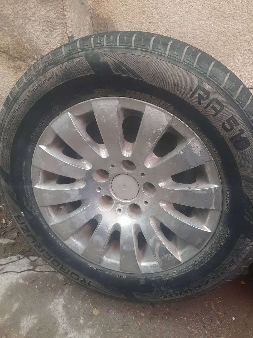 تايرات بيئم نظيفات للبيع
اكسل بيئم حجم 525 
تانكي بانزين حجم 525 
فروم ممه بيئم 526
للاستفسار 
***********
