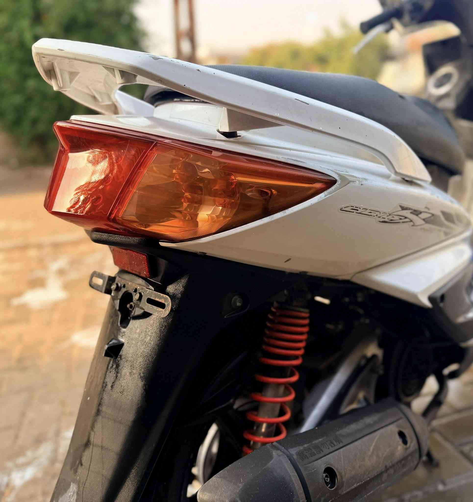 السلام عليكم للبيع سكنس فحل رمبة  كابريتر الدراجه حلوه و مابيه نقص مكينه ناعمه كلش شلعه معدل  كهربائيات كله شغاله  نكره سلف وهندر وصافيه الدرجه لا خربطه ولاشي ثاني مابيه اي نقص السعر900 وبيه مجال بسيط  مكاني بغداد الكرخ هـ***********
