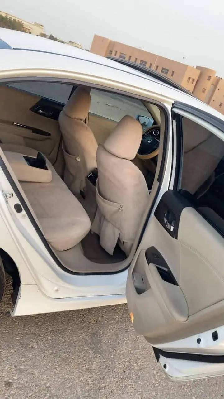 هونداي اكورد 2015 السياره بحال الوكاله جاهزه على النقل بيع مستعجله 20,000 ريال للتوصل وتس فقط   594813462


**إذا كنت صاحب هذا الإعلان وتريد حذفه لأي سبب، رجاءا أرسل رسالة إلى الدعم الفني**