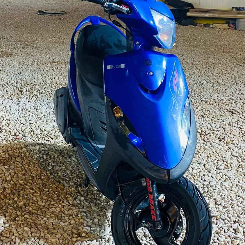 سلام عليكم دراجه ماكس عدله باله صار شهر طالعه من الرنبه جيب اكبر فيتر وتعال فحص الدراجه كهربايات كله شغاله لايت زنون بلاد يدات برسك تزويد بلاد برغي ما مفتوح بيه الدراجه ملاحص كفر زرك ختم واحد ويه المكينه الدراجه ما ناقصه برغي الستفسار *********** مكينه بلاد 49 كلشي بيه بلاد السعر تصل ودلل
