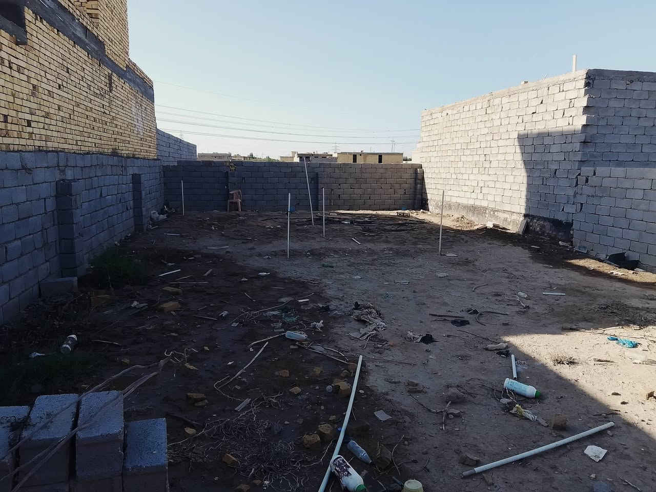 سلام عليكم دار هيكل البيع مساحه المساحه 400بناء 200 خلف جدد جامعه ذي قار اسعر 48وبي مجال *********** بيهن وصل
