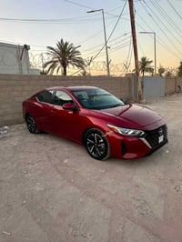 سيارة نيسان سنترة مويل 2024 السيارة موصفات sv معروفة فول السيارة بس فت...