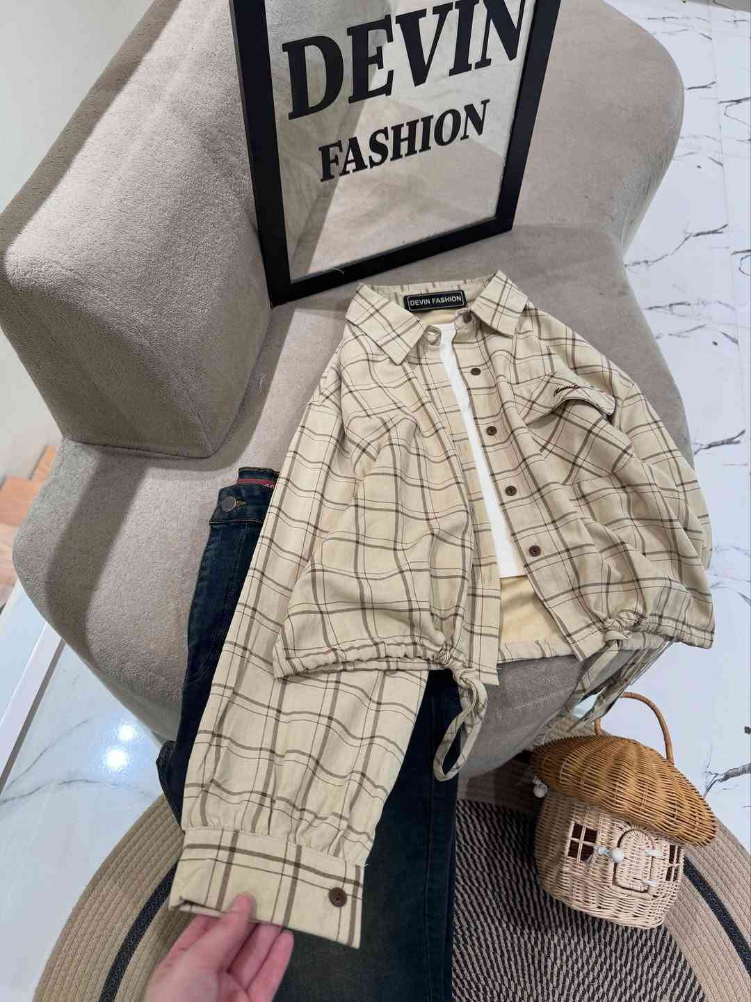 قميص كاروهات قصير مع توب كوالتي عالي 
متوفر ب 5 الوان 
 طول القميص 60cm
فري سايز يلبس 38-44
كيلوت وايد ليك كصه عدله طول كامل 
قياسات 36-46
#اكسبلور_فولو #اكسبلورر #اكسبلور_explore #اكسبلورexplore #اكسبلور_العراق_السعوديه_الاردن_ايران_الكويت_طق_لايكات_كومنت_يلاا💙


**إذا كنت صاحب هذا الإعلان وتريد حذفه لأي سبب، رجاءا أرسل رسالة إلى الدعم الفني**