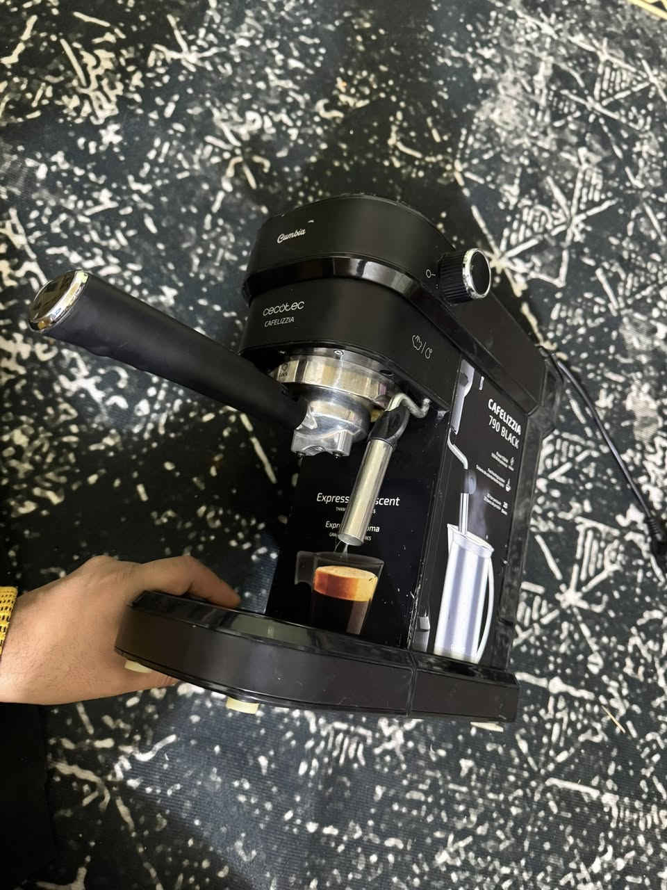 مكينة قهوة من CUMBIA CECOTEC السعر 50 الف مع التوصيل  نظافة الجهاز واضحة بالصور


**إذا كنت صاحب هذا الإعلان وتريد حذفه لأي سبب، رجاءا أرسل رسالة إلى الدعم الفني**