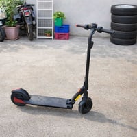 خوان عندي هذه سكوتر للبيع باله السعر 170  وبي مجال 07726237326