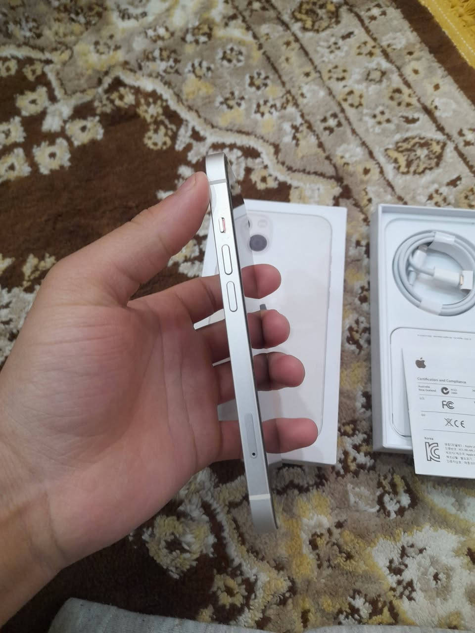 السلام عليكم جهاز للبيع ايفون13كامرتين كامل ملحقاته بطاريه87 ذاكره128 لجهاز بلاد عله وضع لشركه كلشي ما بي لاتصال عله صاحب لجهاز*********** اخوان انه مكلف بلنشر مو تجون خاص
