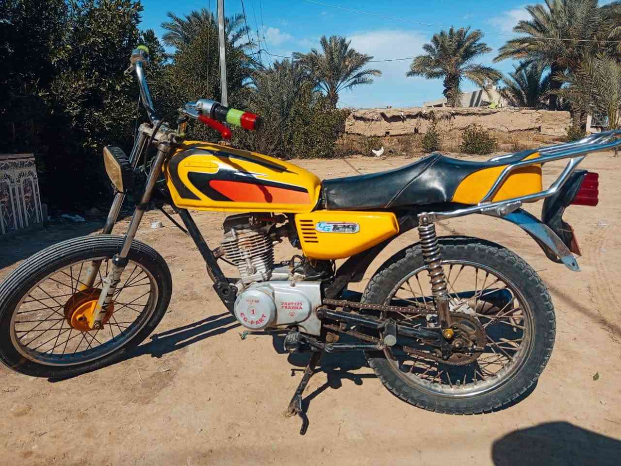 السلام عليكم 
دراجه للبيع دراجه خير من الله شلعه ومشي تخبل محرك موديل 2022 كهربائيات كله شغاله دراجه تخبل مال جناي ما ذب عليه ربع ماكان الدراجه شطره السعر 300 وبيه ماجال بصيط لشراي الرقم لتواصل (***********
