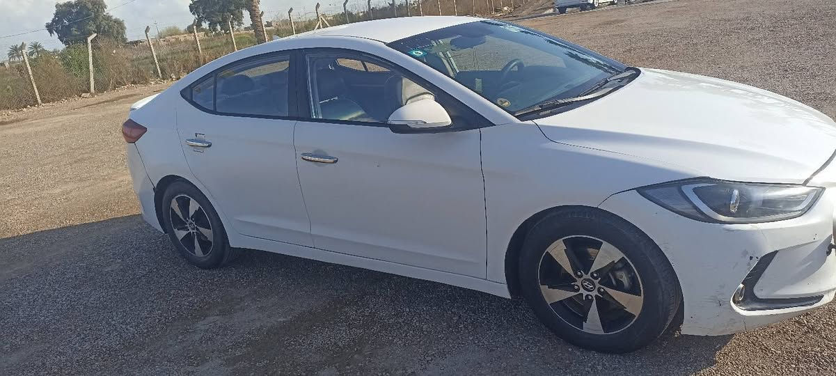 افانتي موديل 16
رقم بغداد باسمي سنويه ل 2030
تحويل ثاني يوم 
كير مكينه  تبريد كهربائيات  كلها شغاله 
بيها ضرر جاملغ ايسر وباب ايسر تصليح بدون دواخل 
وقبق الجنطه مبدل 
السعر 110 وبيها مجال 

رقم صاحب السيارة 
***********
