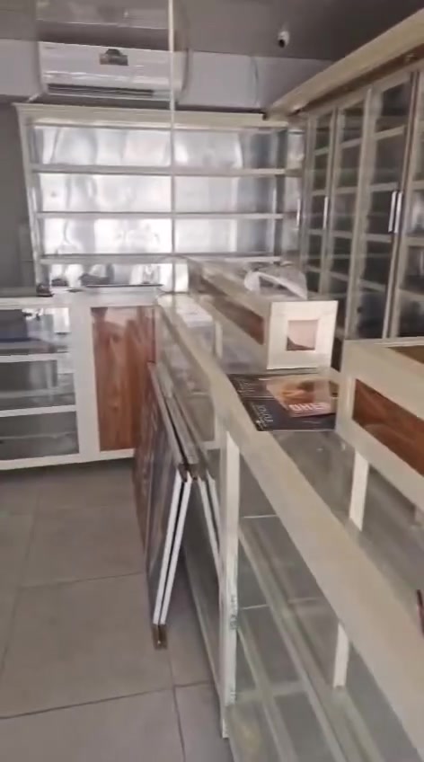 قراض صيدليه كامله ارفوف ميوزه المنيوم للبيع مكلف بلنشر اتصل على الرقم ***********
