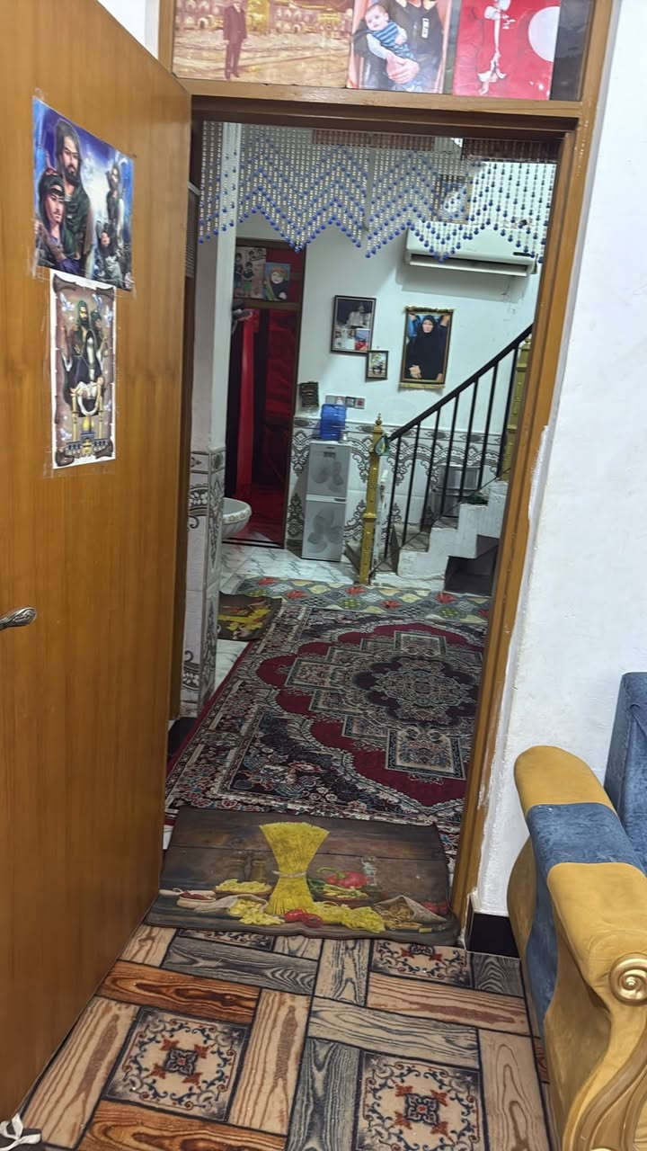 دار للبيع مساحه 125بناء طابوك رفت ارضي طابقين كامل حي العسكري قريب الشقق السكنيه ع الشارع الرئيسي
السعر 120 وبي مجال الاستفسار ***********
