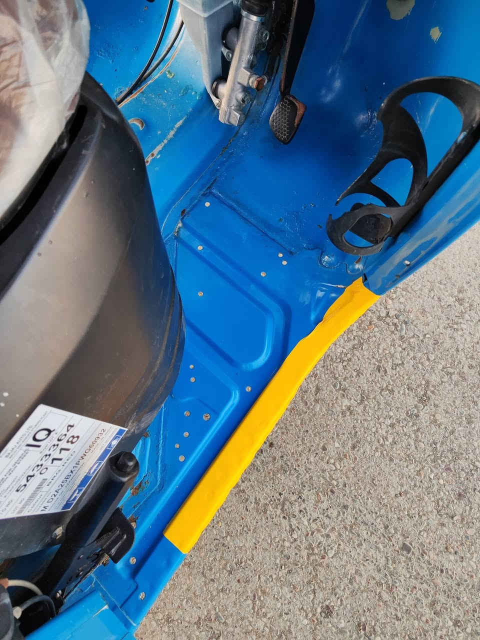 السلام عليكم مرخصة مدير الكروب تكتك موديل 2020مرقمة شهر التاسع 
بس دوس معمرة والباقي كفالة السعر 8000وبيهة مجال بصيط 
بغداد مدينة الصدر تقاطع كسرة وعطش 
رقم التليفون ***********
غير متواجد على الخاص
