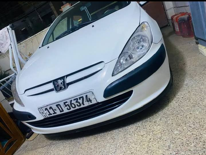 للبيع بيجو فرنسي 307 موديل 2005 سنويه 28 كير  ومحرك لووك حداديه امامي خلفي جديده تبريد ثلج صبغ حزام جماليه بدون قطره معجون بدون حادث  السياره كلهه بلاديه مملعوب بيهه كهربائيات بلاد مابيهه اي نقص مكاني بغداد الشعب سبع قصور
السعر  55وبيها مجال حك الجيه الرقم ***********
