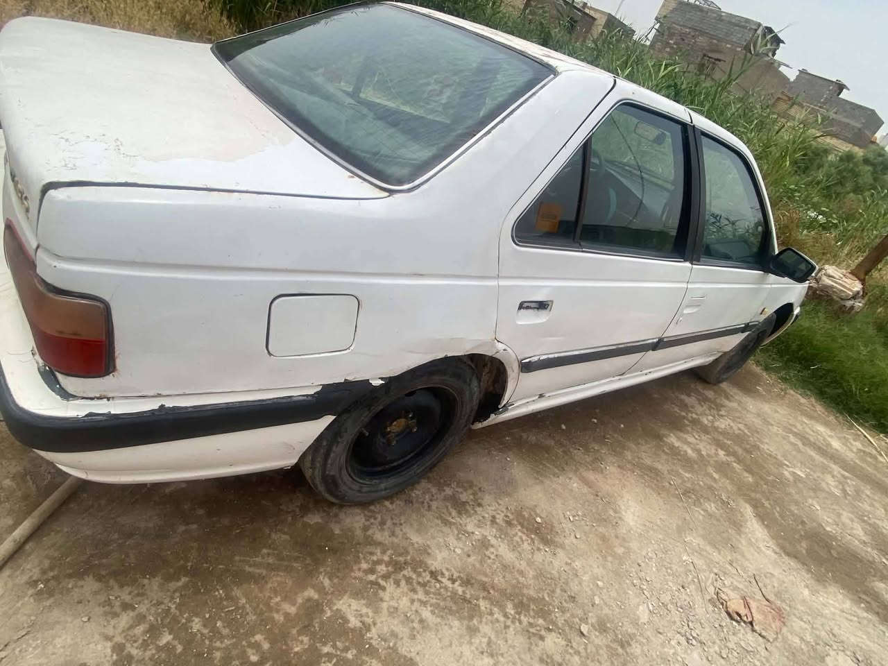 سلام عليكم السياره علا وضعيتها ابيع مال روحه وجيه كلشي مابيها شغاله نكرة رايده ب15 وبيها مجال مكاني بغداد ***********
