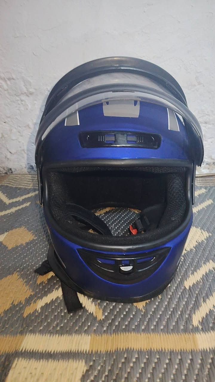 السلام عليكم  
خوذه للبيع قويه جديده
السعر اللي يرضى الله
***********
مكانك مدينه الصدر
