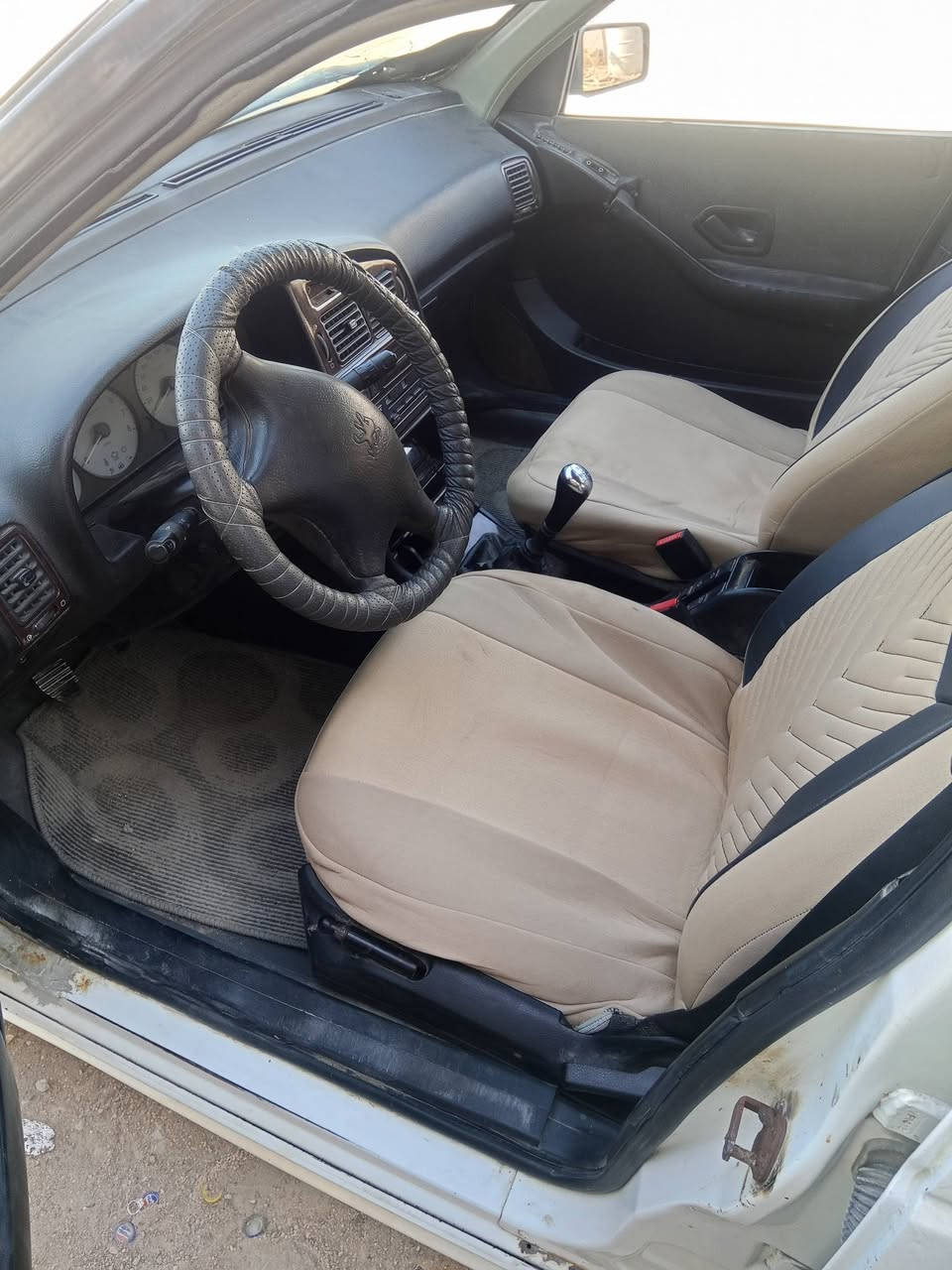 سلام عليكم عندي بيجو بارص مديل 12اسياره عاطله كاطعه ناريه مكينه وكير وحداديه وتبريد خير من الله راعيه موجود رقم صدامي عليه غرامات 380علا مشتري بصره سعر 15قفل مكاني بصره ام قصر ***********
