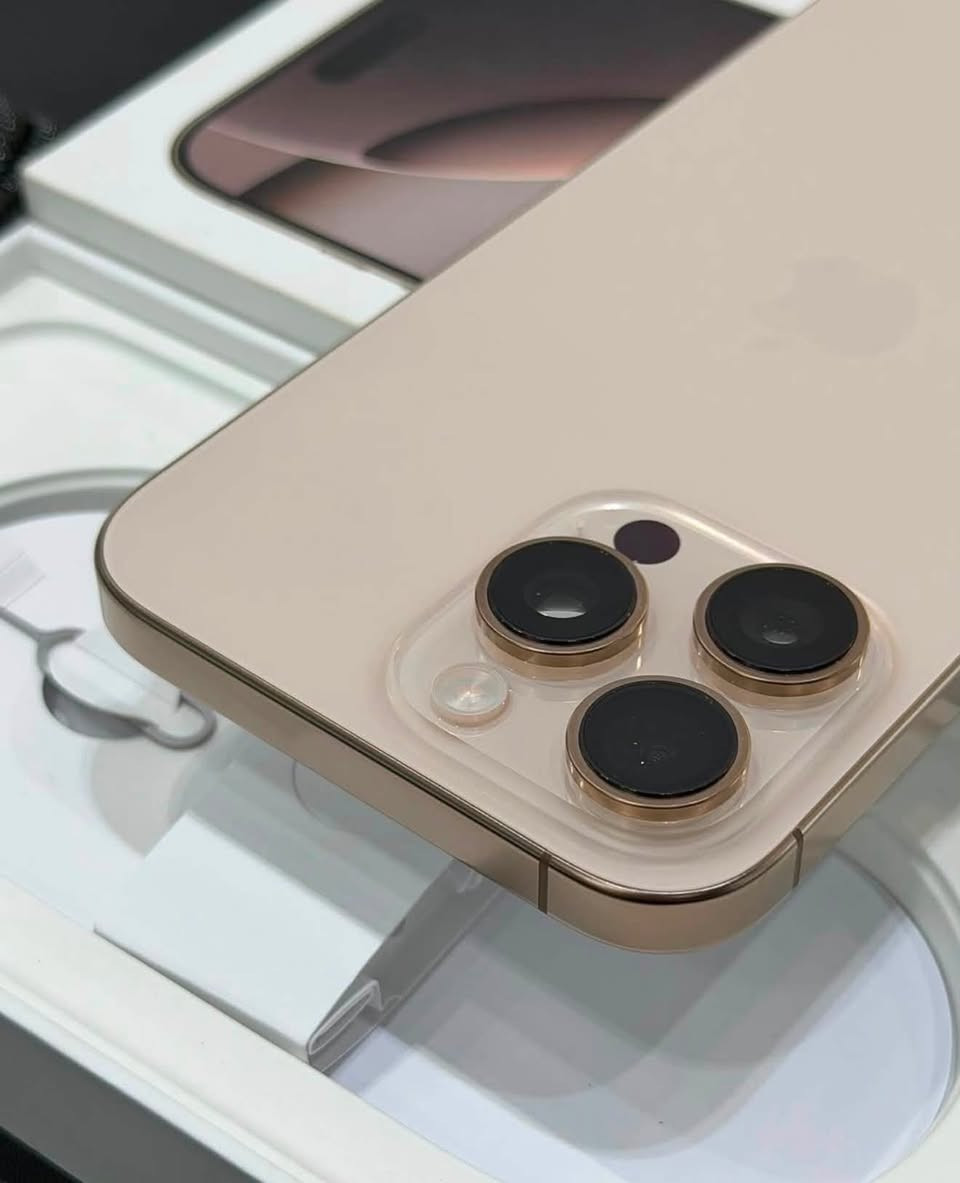 السلام عليكم 
 ايفون 📲 16promax 
دبل خط CH
 لون ذهبي  مميز 
 بطاريه🔋95
 ذاكره 256   
 مكفول كفاله عامه من فتح وتصليح  
 وياه كارتونه فقط
 السعر / مليون و 375 
العنوان/ بغداد المنصور توصيل متوفر
 للتوصل ***********
