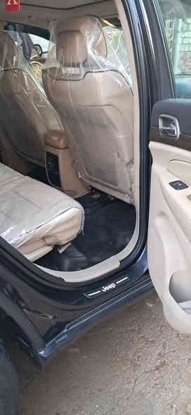 اسلام عليكم من رخصت مدير الكروب جيب لاريدو ١٥خليجي بيها صبغ ربع بنيد مع الجاملغ الأمامي اثر طلقه بدون حادث بدون فتح بدون ايرباك تبديل كيس كير مع تبديل واشر قبق والفات مع براد محرك رقم بغداد بسمي مكان الدوره هاتف ***********
