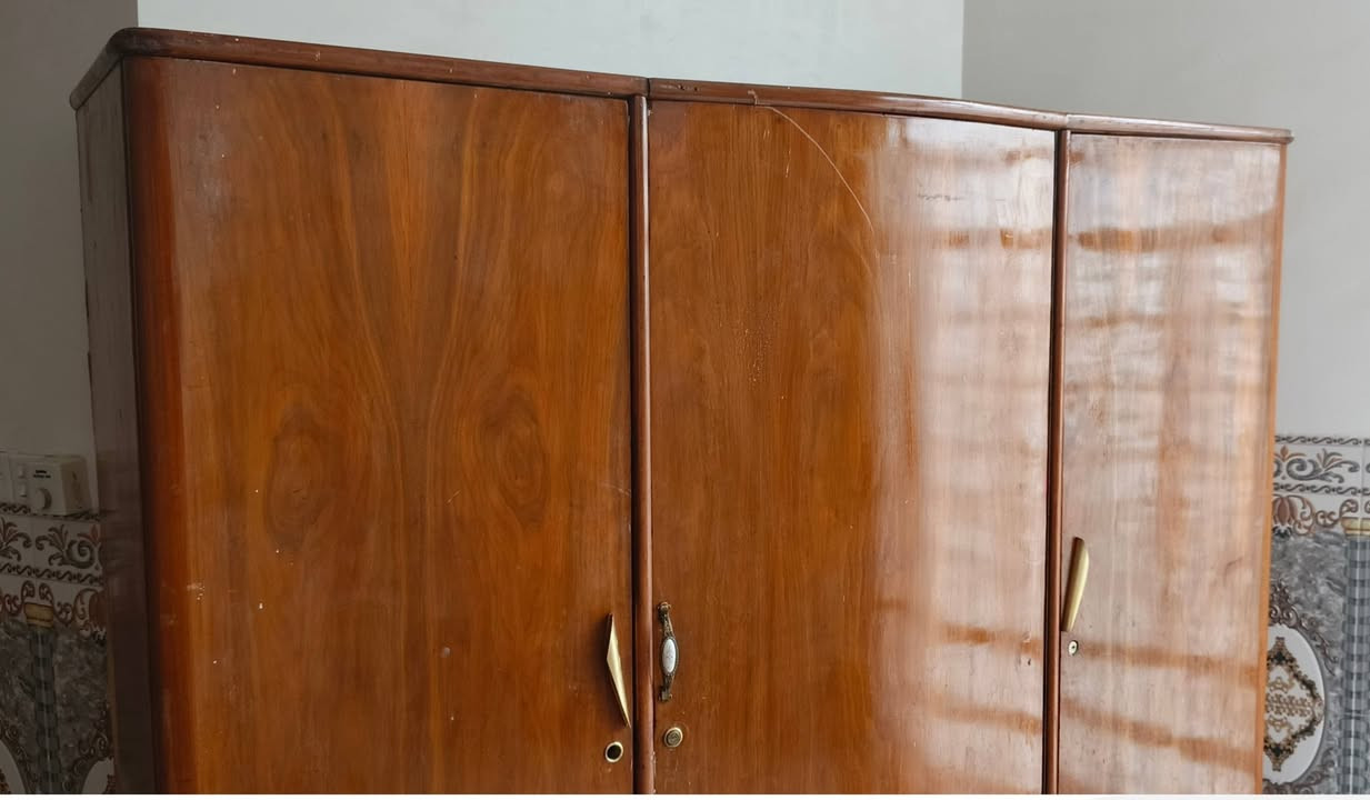 كنتور ٣ ابواب كلش نضيف صاج مو سوكي السعر ١٣٠ وبيه مجال العنوان محاويل *********** يرهم مراوس ب كاونتر او سبلت مكيف محترك
