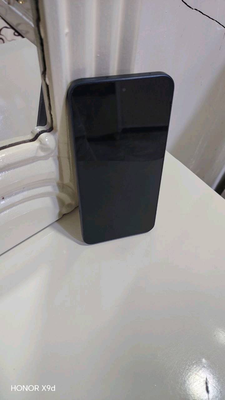 سامسونك A35  5g  ذاكره 256
مستبدل شاشه الباقي كفاله سعره ٢٠٠ الف 
يرهم مراوس ايفون 11