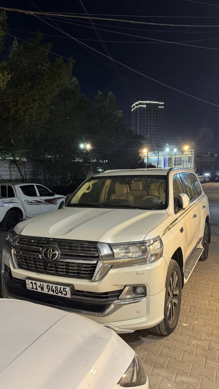 لاند كروزر فطيم  2016
سيارة فول مواصفات ماشية 104 كيلو حقيقي 

 صبغ جاملغ خلفي وصندوق العلوي اثر شخوط والجاملغ الامامي اثر حادث 
سعر 420 ورقة وبيها مجال

مكانها بغداد / حي العدل
  
رقم ***********
