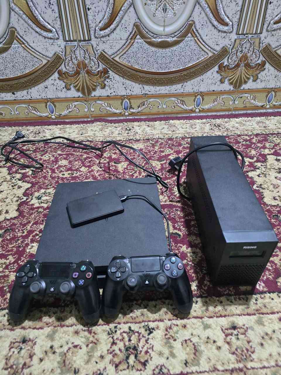 بلي4 سلم مهكر نضام 12 كامل ملحقات ويا ups ذاكرة الجهاز 500 كيكا ويا هارد  500 كيكا جهاز نضيف ابيعه كامل هوه والهارد والups سعر 370 استفسار *********** مكاني نجف
