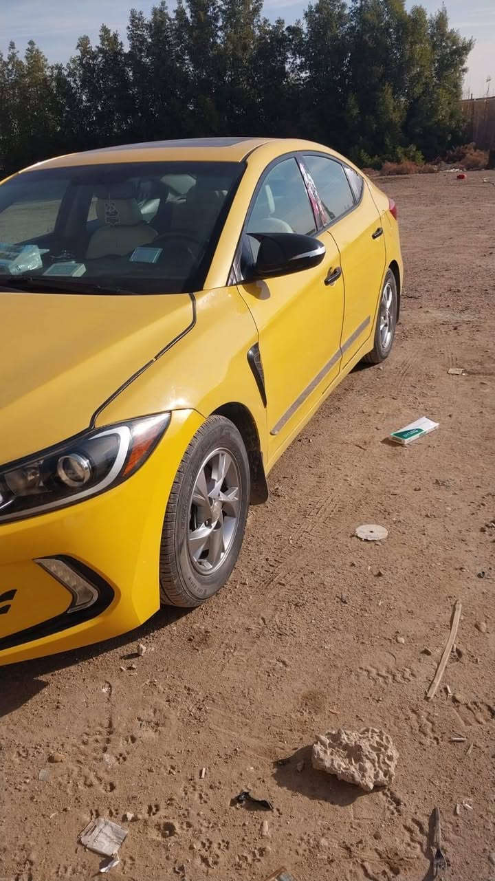 النترا 17 امريكي لون اصفر اجره  فول بصمه فتحه سقف رادار خلفي كشنات تدفئه شاشه ايباد بصمه تشغيل وهواي بيها مواصفات بعد الفول معروفه بموصفاتها سعرها 110 وبيها مجال مكاني بغداد العامريه  اتصل وتعال كلبها وتدلل ***********
