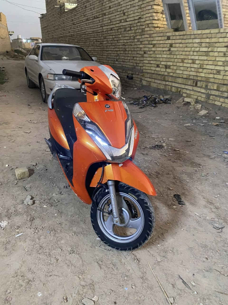 دراجه كوري للبيع داجه خير من الله موديل 22 طالعه ب 2024 شهر 12 جديده مابيه عطلات تخبل و الوحيده بشطره عندي رقم *********** سعره 750 بيه مجال مكاني شطره
