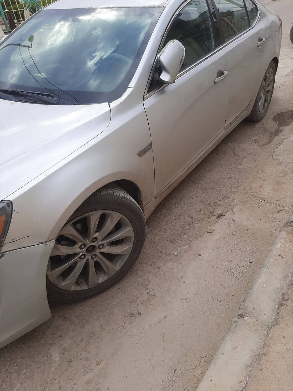 كيا كادنزه كي ٧للبيع رقمه بصره الماني مكانه محافظه ميسان موديل ٢٠١١ سعره ٨٥وبيه مجال للاستفسار ***********
