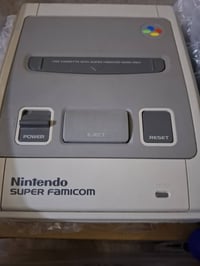 سوبر فاميكوم • مع ملحقات أصلية • خدوش بسيطة