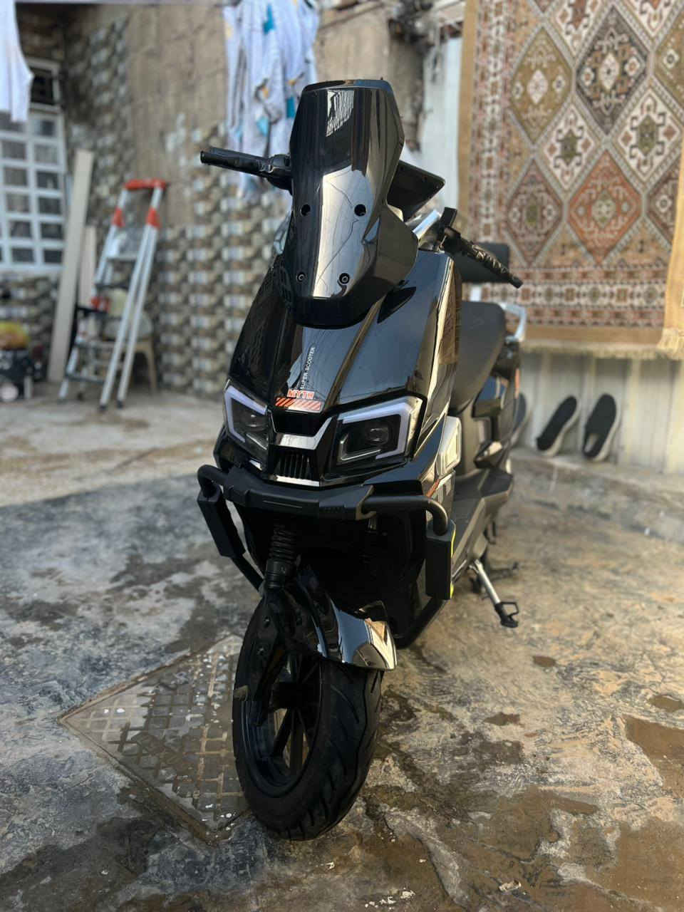 سلام عليكم
للبيع صاعقه2025 بعدها بحالة الوكاله 
فول مواصفات بطاريات 6 مسطره كرافين40 امبير 76فولت مزوعه مواصفات 
للتواصل ***********
