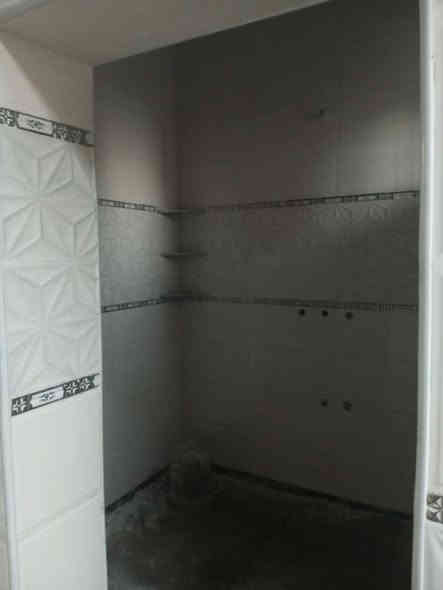 سلام عليكم متواجد خلفه تطبيك سيراميك درجه اولى *********** متفرق حالين
