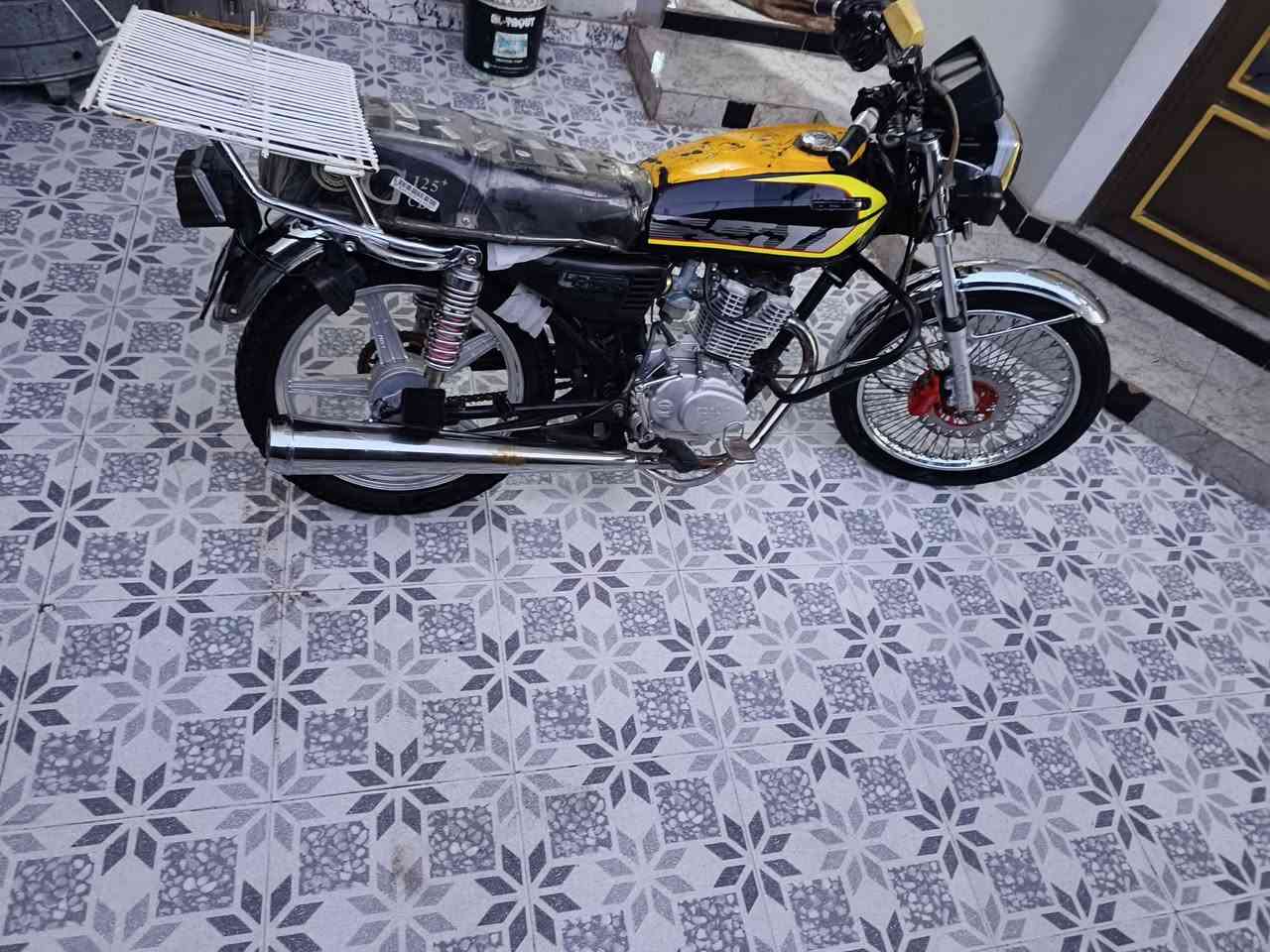 السلام عليكم تايكر موديل 24 لبيع السعر 475 بيها مجال مكاني دلي عباس رقمي ***********
