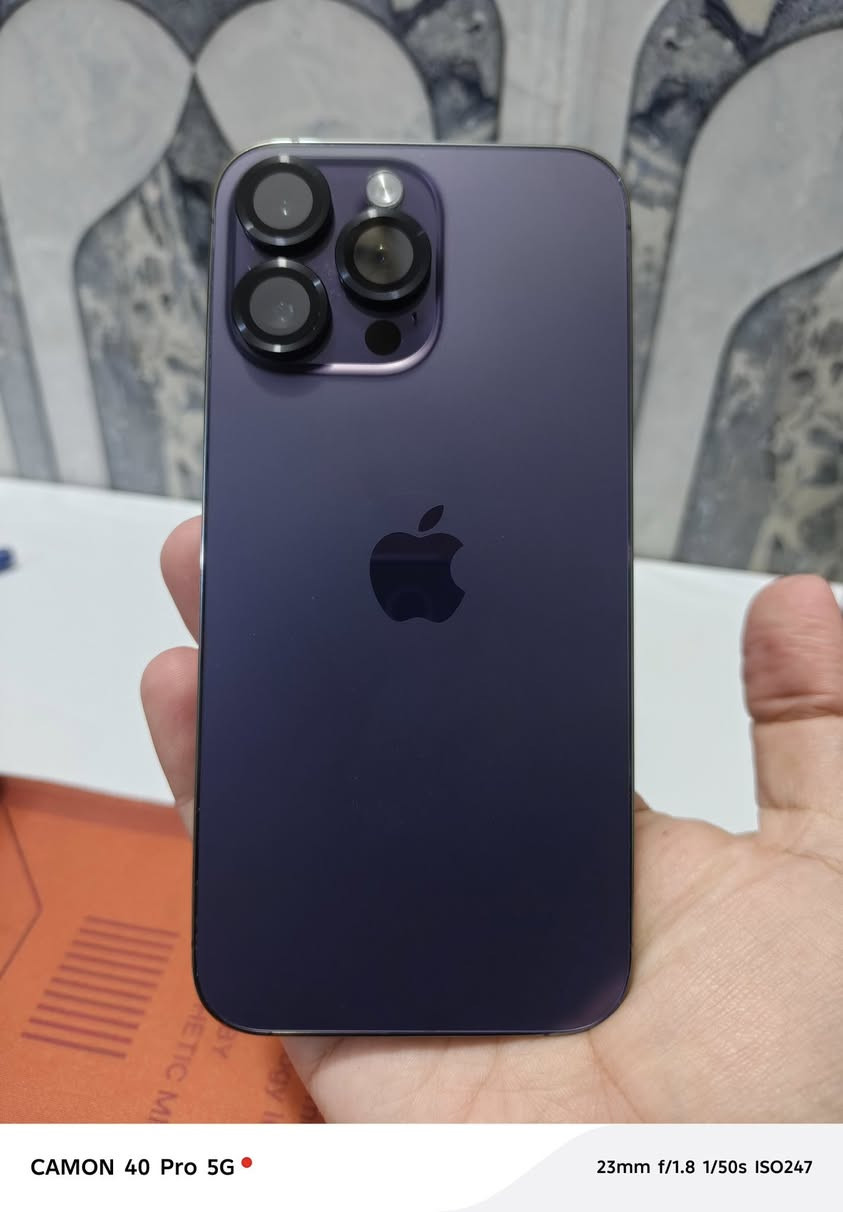 السلام عليكم
للبيع iphone 14 pro max
ذاكره 256 
بطاريه 93% 
نظافته 95% 
نموذج M
وتربروف 
بدون غراض 
السعر 875 وبيه مجال 
مكاني بغداد
لاتصال /***********
